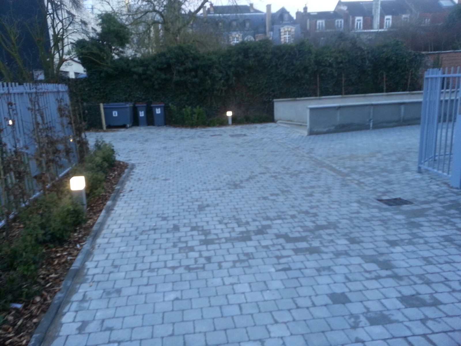 Aménagement extérieur résidentiel premium - allée pavée Marcq-en-Barœul